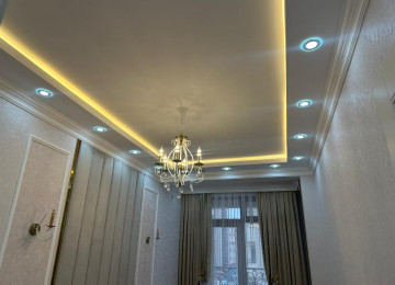 Tibb Universitetinin yanında 3 otaqlı 106 kv yüksək təmirli