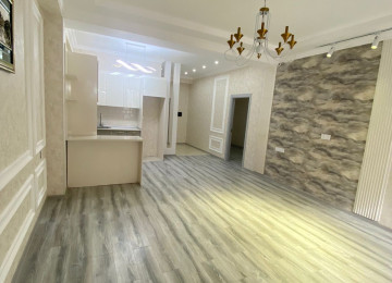 Bina cox gözəl yerdə yerləşir. EGE gospital, Asan xidmət,