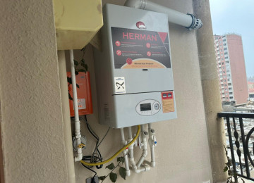 Tibb Universitetinin yanında 3 otaqlı 106 kv yüksək təmirli