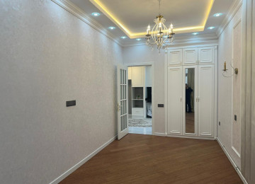 Tibb Universitetinin yanında 3 otaqlı 106 kv yüksək təmirli