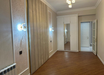 Tibb Universitetinin yanında 3 otaqlı 106 kv yüksək təmirli