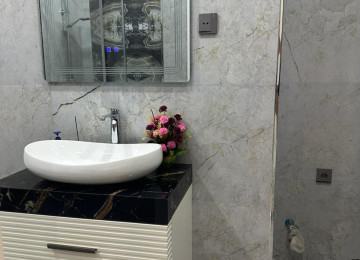 Tibb Universitetinin yanında 3 otaqlı 106 kv yüksək təmirli