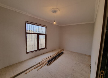 Ramani qes.marsrutdan 500 metr arali 2 sotda 3 otaqli ev