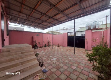 Hovsan Qusculuq Yolnun Usdunde Adem Marketin Arxasinda 212