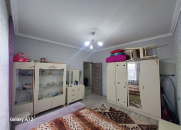 Hovsan Qusculuq Yolnun Usdunde Adem Marketin Arxasinda 212