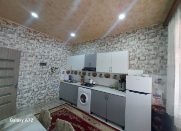 Hovsan Qusculuq Yolnun Usdunde Adem Marketin Arxasinda 212