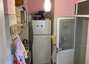 Şəhərin mərkəzində,amerika sefirliynin yaninda 3 mərtəbəli