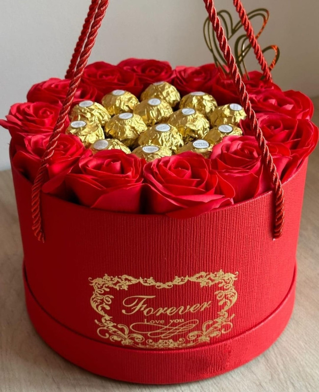 8 mart hediyyesi 8 mart ucun sokolad buketleri sifarisle hazirlanir.Sifaris