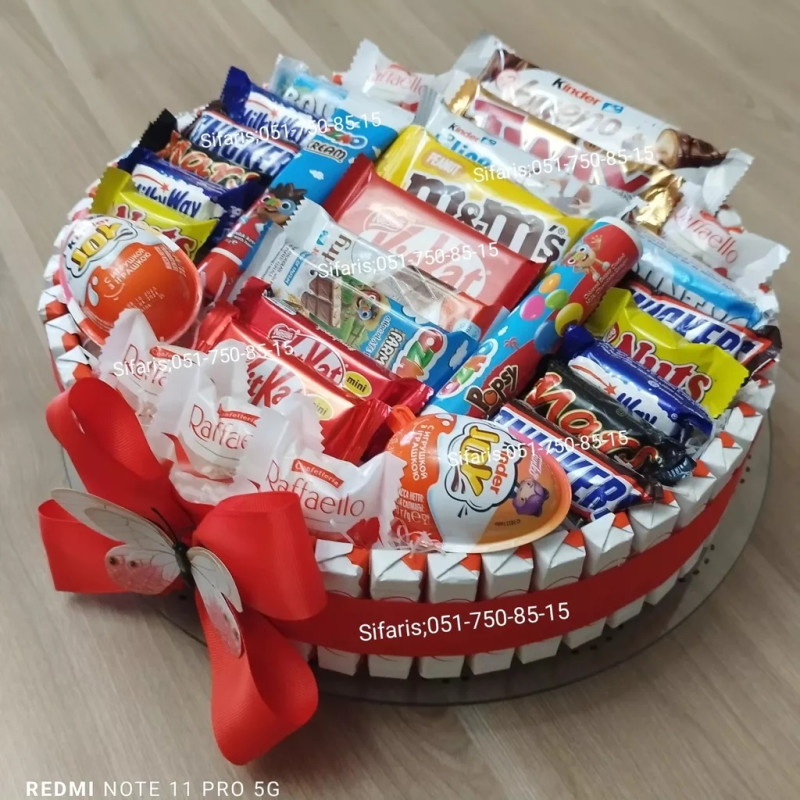 Kinder sokolad buketleri Kinder sokolad buketleri sifarisle hazirlanir.İstenilen