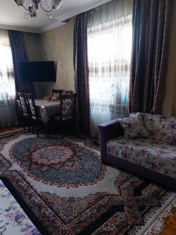 m.Q.Qarayev 2 otaq satilir Qara Qarayev metrosu . Ruslan marketin yanı . 2 otaqlı