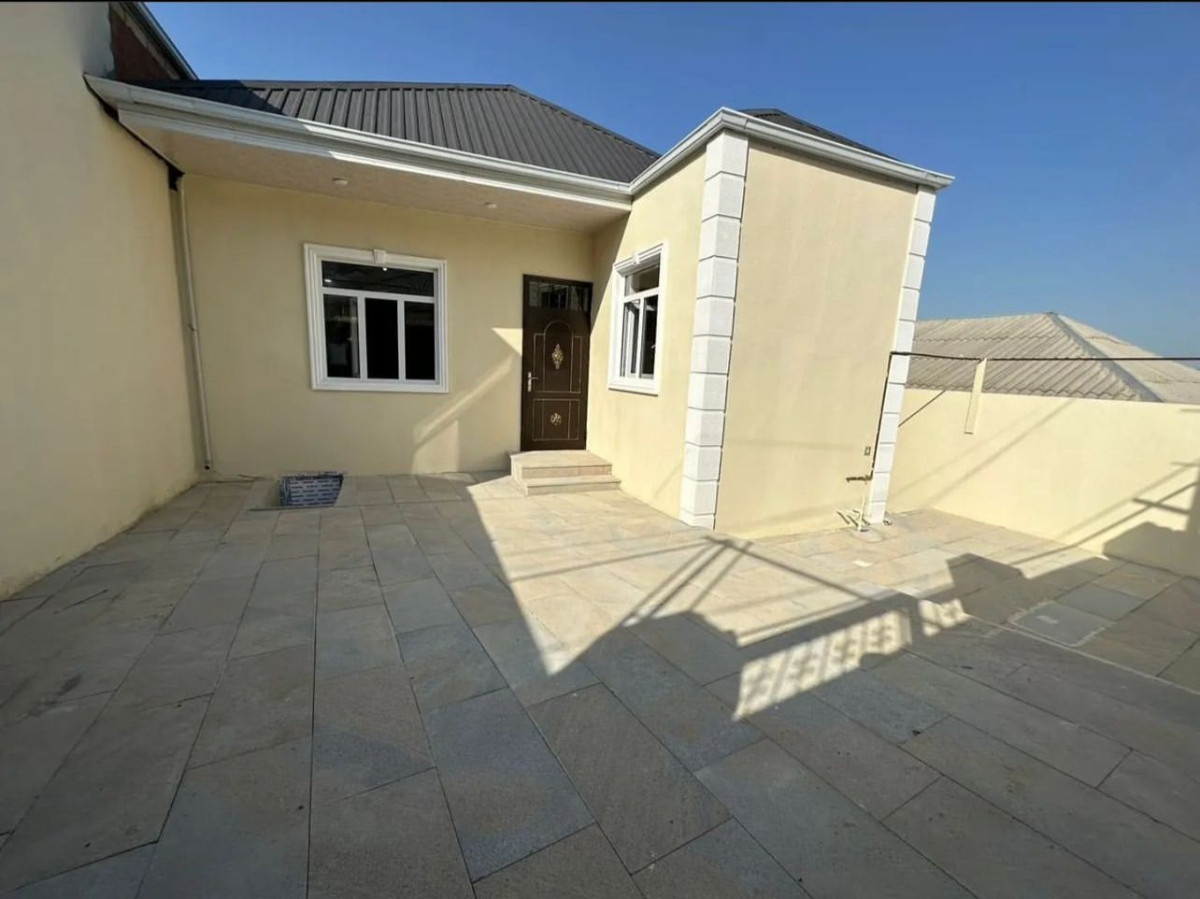 Mehdiabadda həyət evi satılır Abşeron r.Mehdiabad qəsəbəsində, 4N-li məktəbin yanında