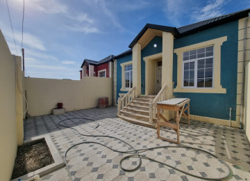 Savalan qesebesinde esas şəhər yoluna lap az