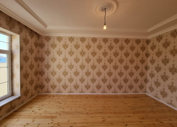 Savalan qesebesinde esas şəhər yoluna lap az