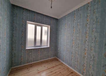 Savalan qesebesinde merkez yerde mekteb,marşurut yolunda