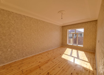 Savalan qesebesinde merkez yerde mekteb,marşurut yolunda