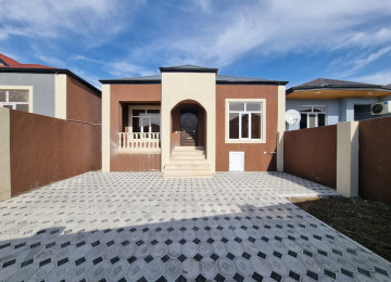 Savalan qesebesinde merkez yerde mekteb,marşurut yolunda