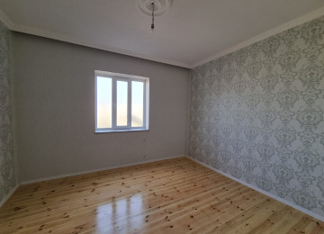 Savalan qesebesinde merkez yerde mekteb,marşurut yolunda