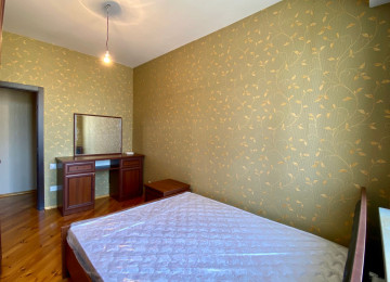 Xırdalanın mərkəzində,Kristal Abşeron 1(Köhnə bazar ilə