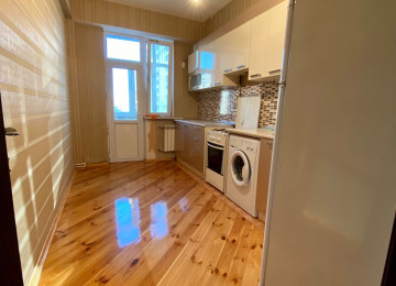 Xırdalanın mərkəzində,Kristal Abşeron 1(Köhnə bazar ilə