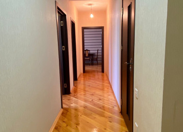 Xırdalanın mərkəzində,Kristal Abşeron 1(Köhnə bazar ilə