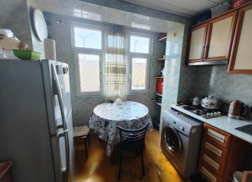 Xətai rayonu Əhmədli və Xalqlar Dostluğu metrosu