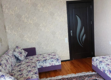 Qara Qarayev metrosu . Ruslan marketin yanı . 2 otaqlı