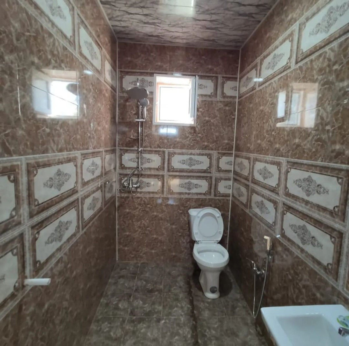 Heyet evi Abşeron ceyranbatanda TECİLİ iki mertebe altı grajlı olan