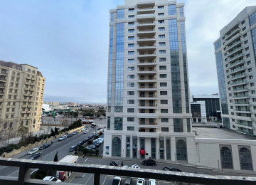 Baku City Residens. Tam çıxarışlı binadır. Yaşayış var.