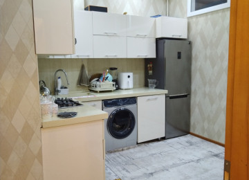 İnşaatçılar metrosundan 4 deqiqə məsafədə, Baku Molun