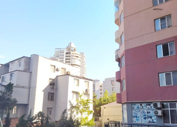 H.Eliyev kucesi, Kimya seherciyinde (Ximqorodok) yerlesen