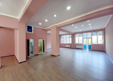 H.Eliyev kucesi, Kimya seherciyinde (Ximqorodok) yerlesen