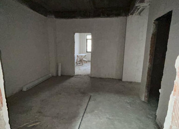 Baku City Residens. Tam çıxarışlı binadır. Yaşayış var.