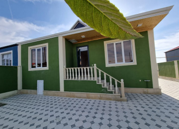 Savalanda esas yoldan lap az mesafede,mekteb,marşurut