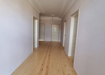 Savalanda esas yoldan lap az mesafede,mekteb,marşurut