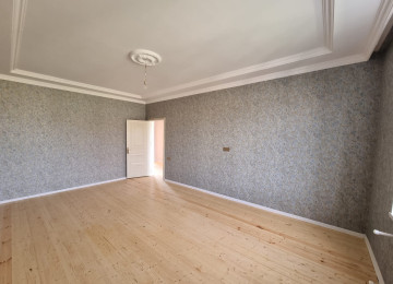 Savalanda esas yoldan lap az mesafede,mekteb,marşurut