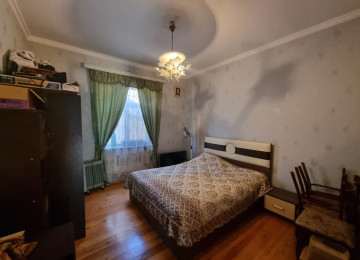 Zabratdan Məhəmmədliye geden yolda esas şəhər yolundan 100