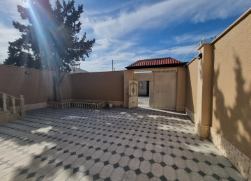 Zabrat qesebesinde əsas yoldan lap az mesafede,71 saylı