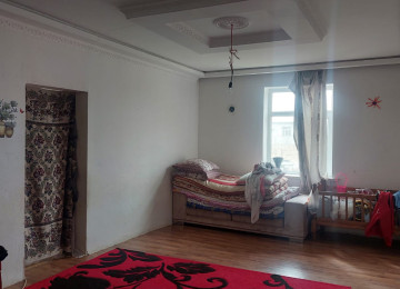 Zabrat qesebesi ƏLİ marketin yani 3 sotda 120kvm.3 böyuk