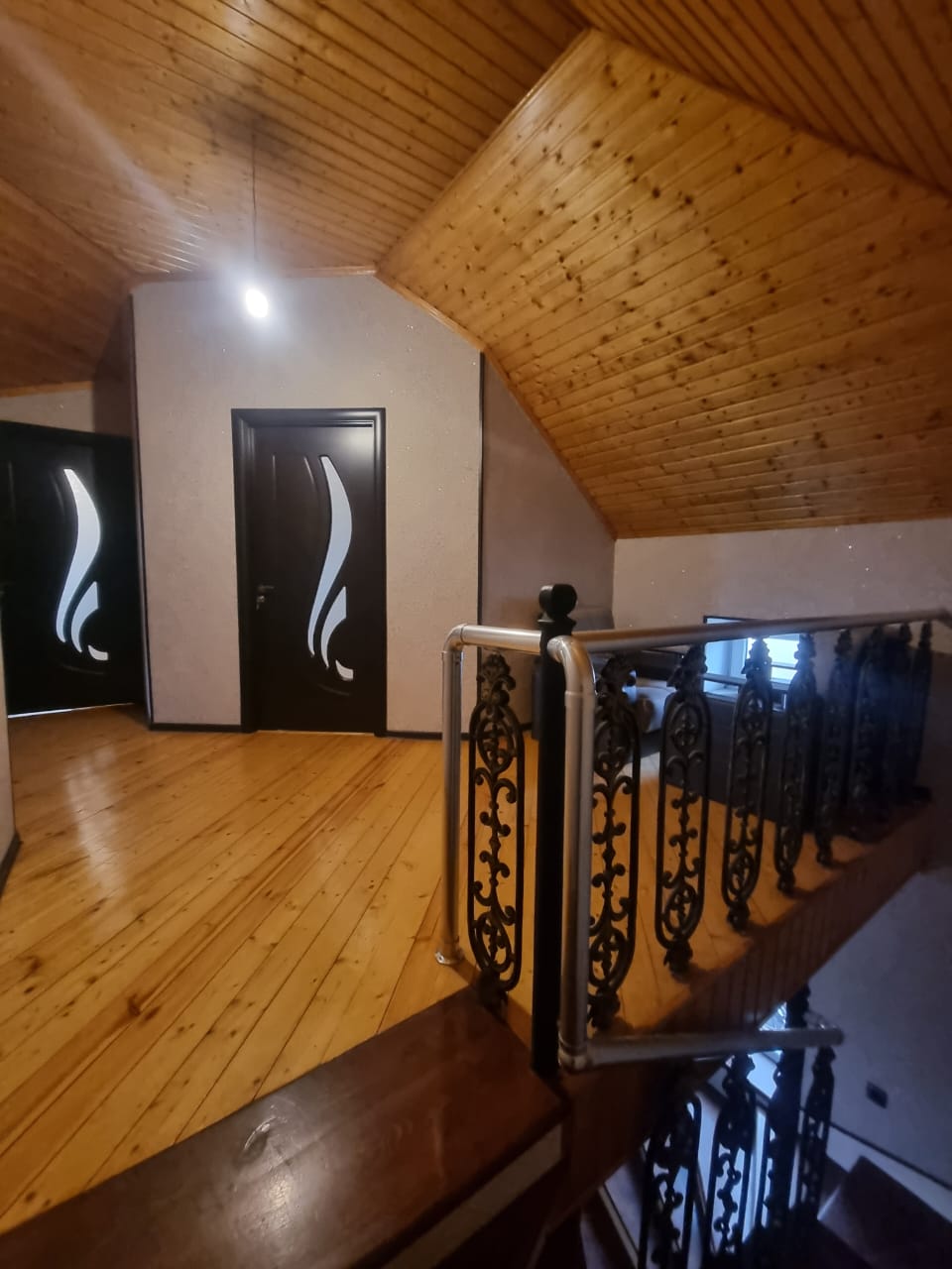 Balaxani qesebesi "AYXAN" RESTORANİN YAXİNLİGİNDA marşruta