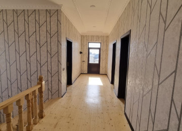 Savalan qesebesinde esas şəhər yoluna yaxin yerde,marşuruta