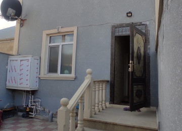 Zabrat 2də iki mərtəbəli 3 otaqlı həyət evi. Lahiyə: -