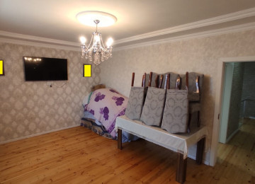 Zabrat 2də iki mərtəbəli 3 otaqlı həyət evi. Lahiyə: -