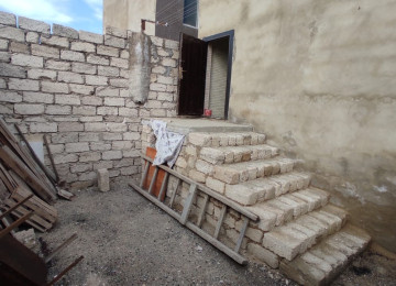 Zabrat 2də iki mərtəbəli 3 otaqlı həyət evi. Lahiyə: -