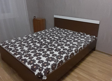 Yeni temirden cixmis menzildir.Stalinka layiheli. su qaz