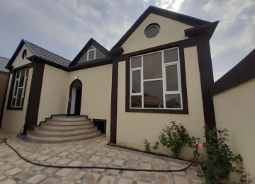 Binə Atçılıqda, arkadan 500 m məsafədə təmirli 3 otaqlı