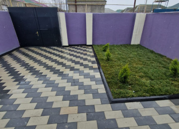 Binə Qəsəbəsi 218 Nömreli Məktəbin Baxcanin Arxasinda