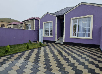 Binə Qəsəbəsi 218 Nömreli Məktəbin Baxcanin Arxasinda