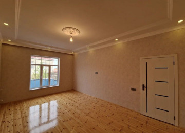 Abşeron r. Saray qəsəbəsində Alimlər binasının yanında