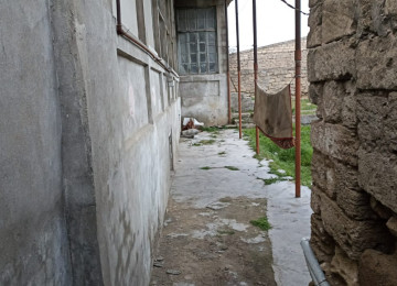 BAKI EMLAK HOUSE SIRKETI TEREFINDEN Buzovna gesebesinde