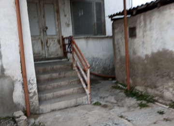 BAKI EMLAK HOUSE SIRKETI TEREFINDEN Buzovna gesebesinde